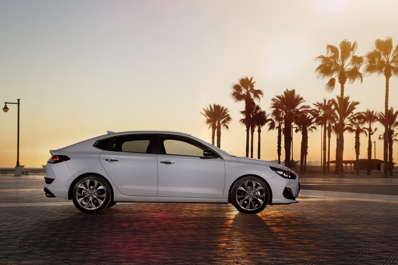 В Україні стартують продажі Hyundai i30 Fastback | Богдан-Авто Харків - фото 6